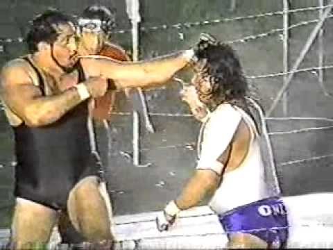 FMW(Frontier Martial-Arts Wrestling) Onita vs Tiger Singh – Exploding Barbed Wire Match