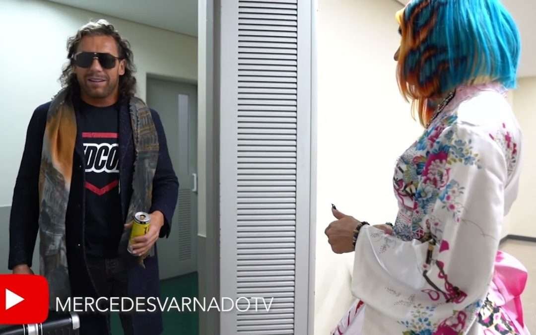 Mercedes meets Kenny Omega at Wrestle Kingdom