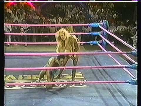 GLOW ( gorgeous ladies of wrestling ) 8