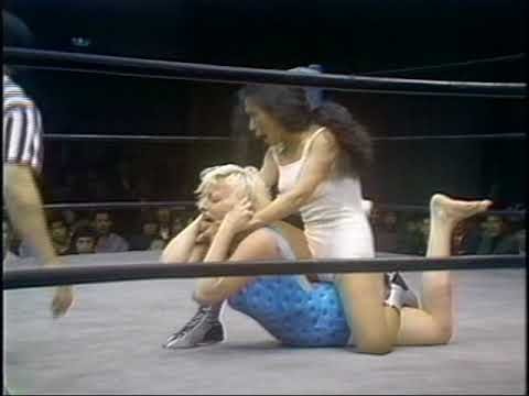 Vicky Williams & Donna Christanello vs. Chiyo Obata & Terumi Sakura (11/4/74) CLIPS