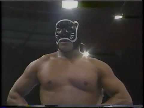 Black Panther vs. Olimpus – CMLL Welterweight Title Tournament 1st Round